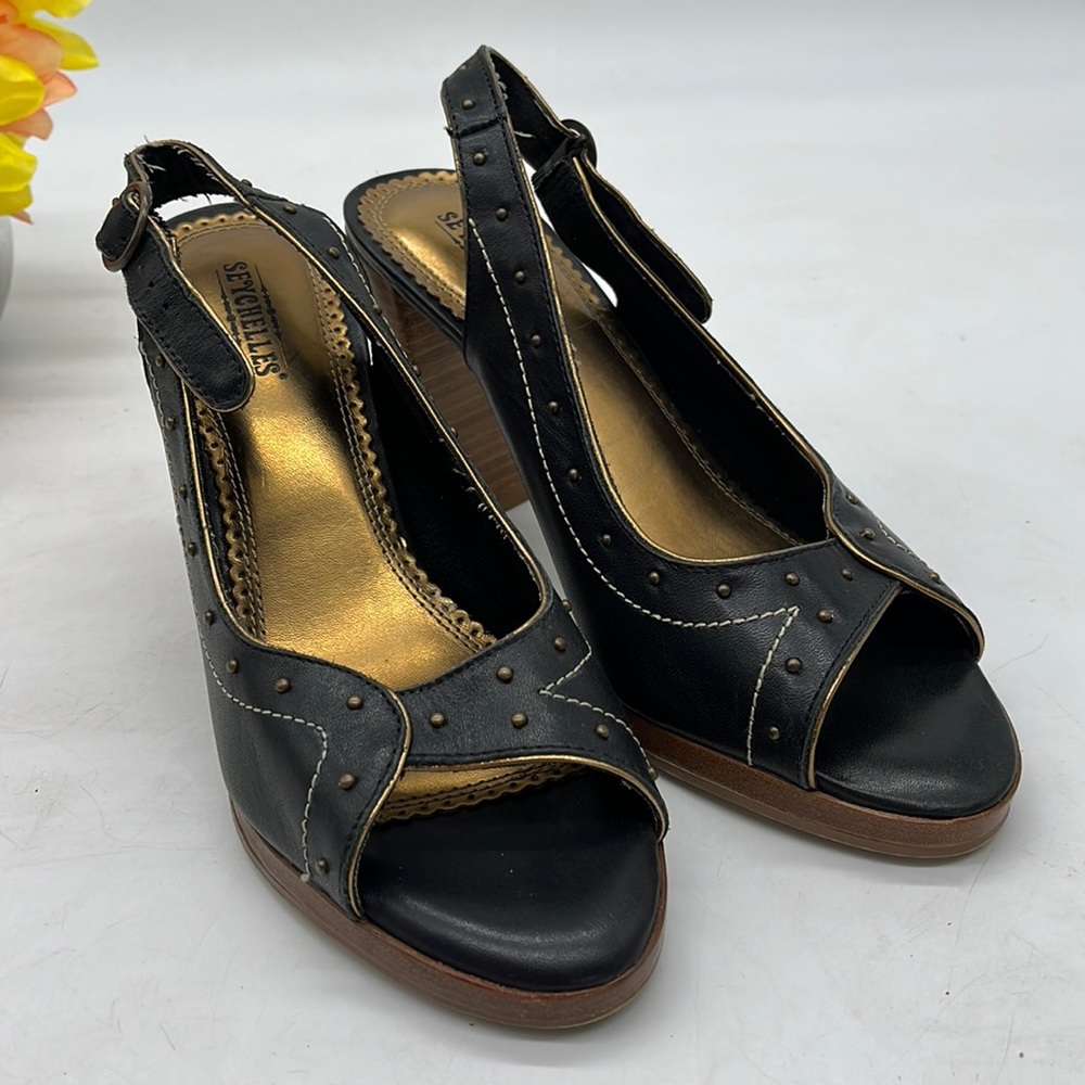 Seychelles Black Leather Slingback Heels Size 7.5. BHE2469